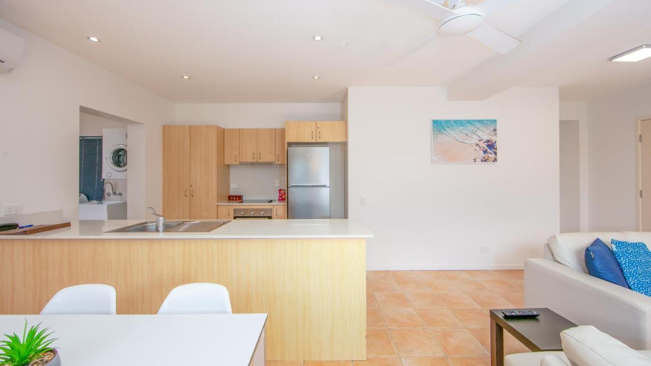 Yamba Beach Motel Bagian luar foto