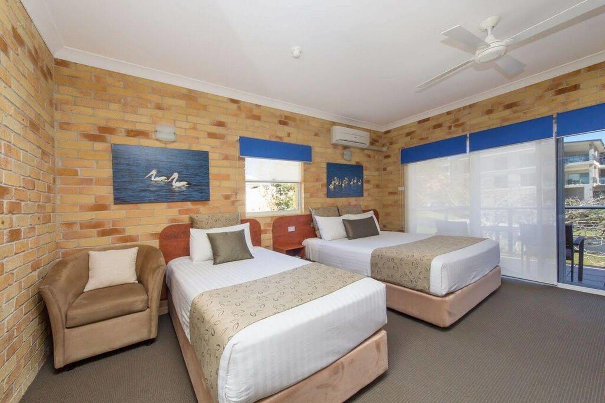 Yamba Beach Motel Bagian luar foto